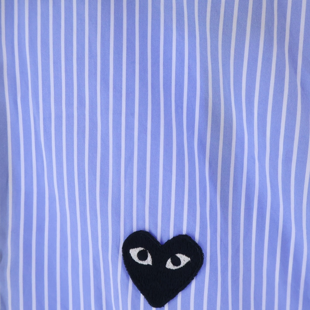 PLAY COMME des GARCONS(プレイコムデギャルソン) Striped S/S Shirt ハートパッチ ストライプ 半袖シャツ ブルー AZ-B022