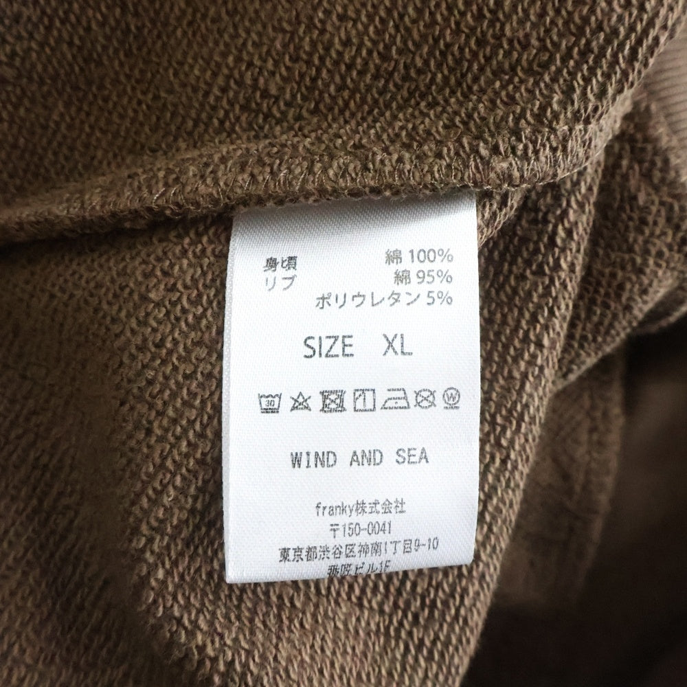 WIND AND SEA(ウィンダンシー) STRAIGHT HOODED SWEATSHIRT ロゴプリント スウェット プルオーバーパーカー ブラウン WDS-O-SIG-25-Q2-CS-01