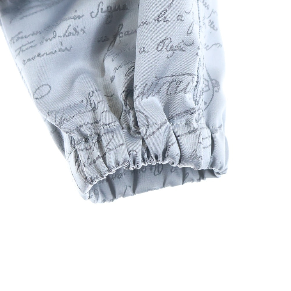 Berluti(ベルルッティ) カリグラフィ 総柄 ナイロン ジップアップ パーカー ジャケット グレー R17OBU71PAEF