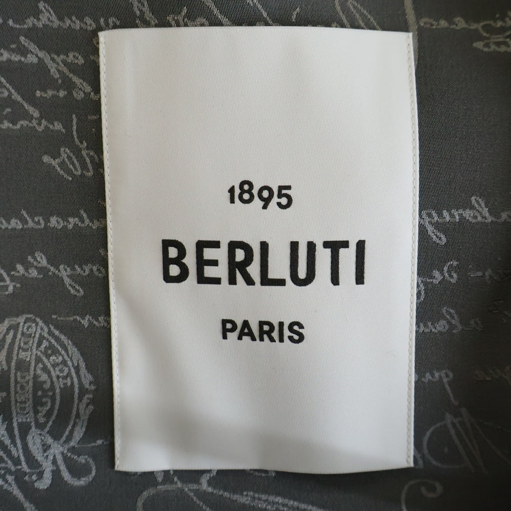 Berluti(ベルルッティ) カリグラフィ 総柄 ナイロン ジップアップ パーカー ジャケット グレー R17OBU71PAEF