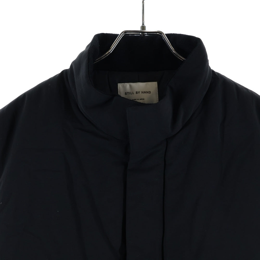 STILL BY HAND(スティルバイハンド) 25AW STAND COLLAR PADDED VEST スタンドカラー シンサレート アウターベスト ブラック