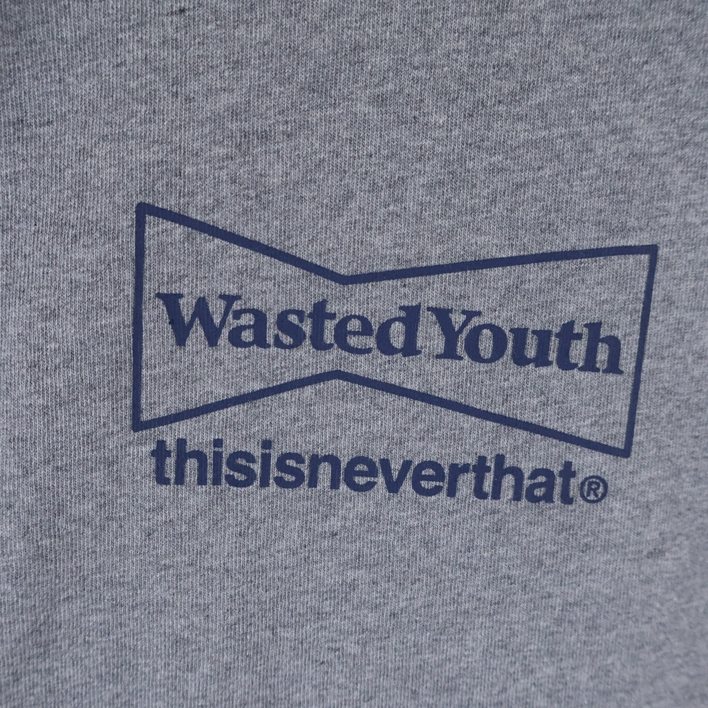 WASTED YOUTH(ウェイステッドユース) ×thisisneverthat Logo S/S Tee ディスイズネバーザット ロゴ半袖Tシャツ グレー
