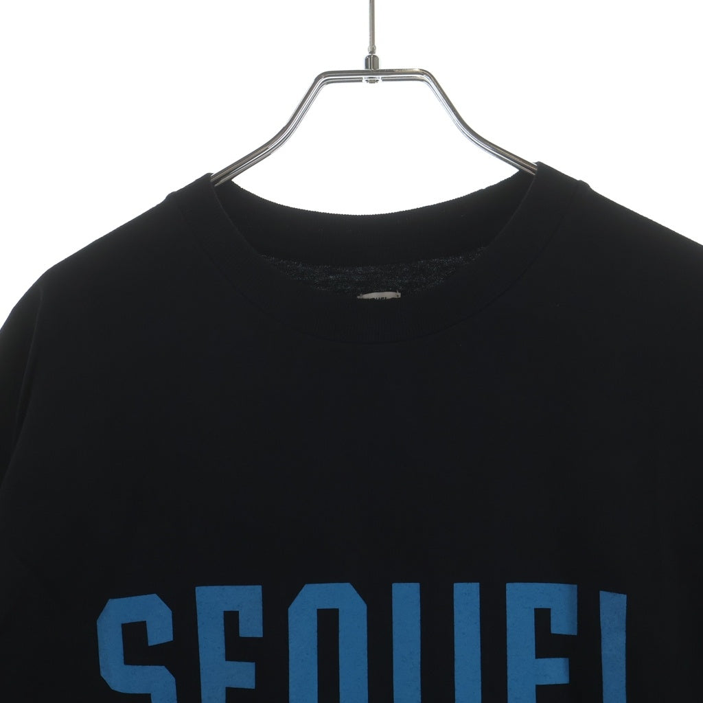 SEQUEL(シークエル) 22AW ロゴプリント クルーネック 半袖Tシャツ カットソー ブラック SQ-22AW-ST-12