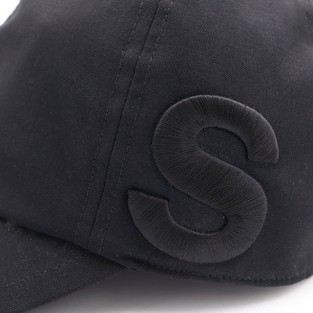 Sacai(サカイ) 22SS S CAP SUITING サイドSロゴ ベースボールキャップ 帽子 ブラック 22-0341S