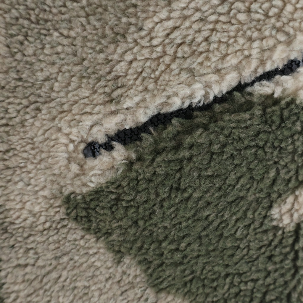FEAR OF GOD ESSENTIALS(フィアオブゴッド エッセンシャルズ) ドローストリング カモ柄 フリース ワイド ロングパンツ ベージュ