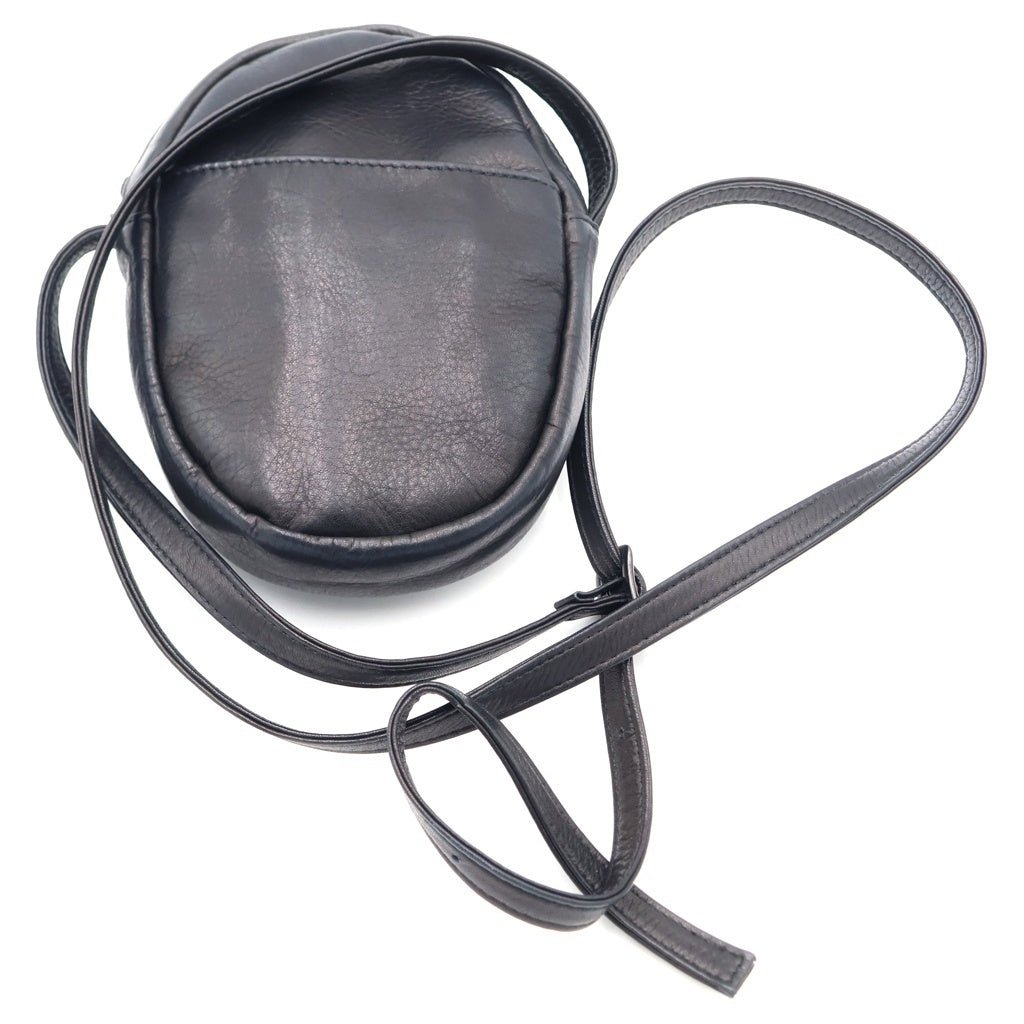 Y's ワイズ 23SS SOFT SMOOTH ROUND POCHETTE レザーショルダーバッグ ミニポーチ ブラック YZ-I13-722 Y's(ワイズ) 23SS SOFT SMOOTH ROUND POCHETTE レザーショルダーバッグ