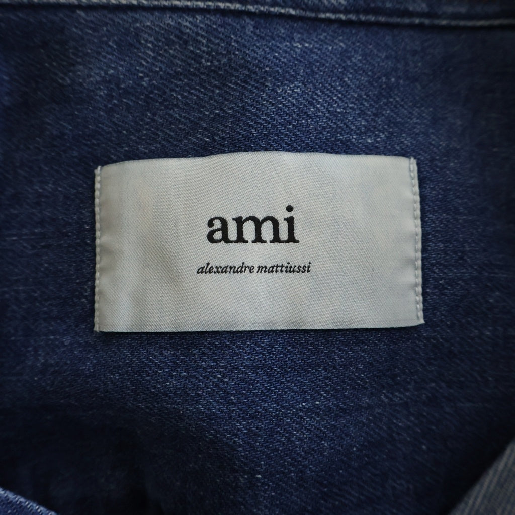 AMI Alexandre Mattiussi(アミアレクサンドルマテュッシ) AMI de Coeur ハートロゴ刺繍 ボタンダウン デニム 長袖シャツ インディゴ USH063.DE0056