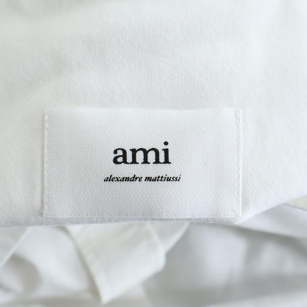 AMI Alexandre Mattiussi(アミアレクサンドルマテュッシ) AMI de Coeur ハートロゴ刺繍 ボタンダウン 長袖シャツ ホワイト USH160.CO0031