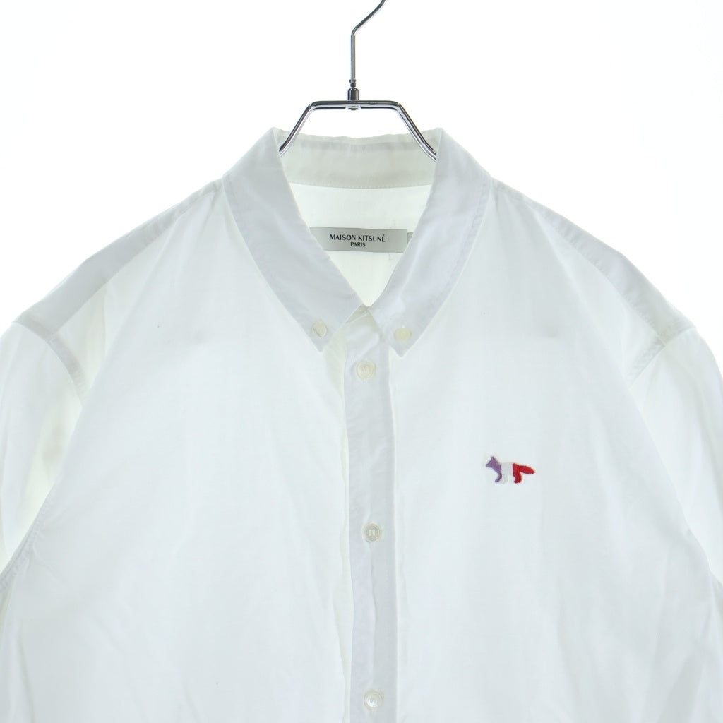 MAISON KITSUNE(メゾンキツネ) OXFORD TRICOLOR FOX PATCH CLASSIC SHIRT BD オックスフォード トリコロールフォックスパッチ ボタンダウン クラシック 長袖シャツ ホワイト FM00400WC2010