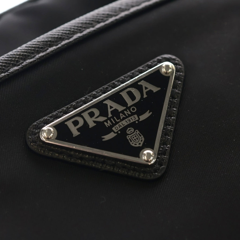 PRADA(プラダ) RE-NYLON トライアングルロゴプレート リナイロン サフィアーノ ショルダーバッグ ブラック 2VH112