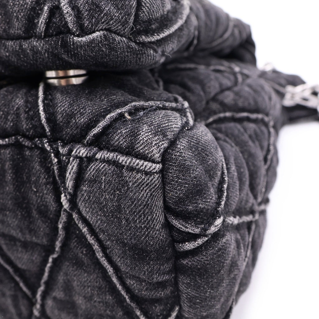 DIESEL(ディーゼル) CHARM-D SHOULDER L ラインストーンロゴチャーム キルティング デニムショルダーバッグ ブラック レディース