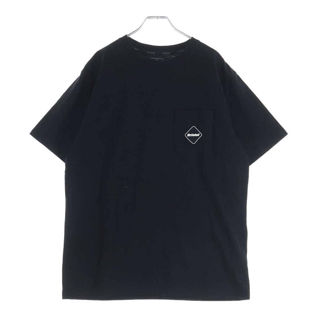F.C.R.B.(エフシーアールビー) 22SS ×Disney DISPEN EMBLEM POCKET TEE ディズニー エンブレムポケット 半袖Tシャツ カットソー ブラック FCRB-220142