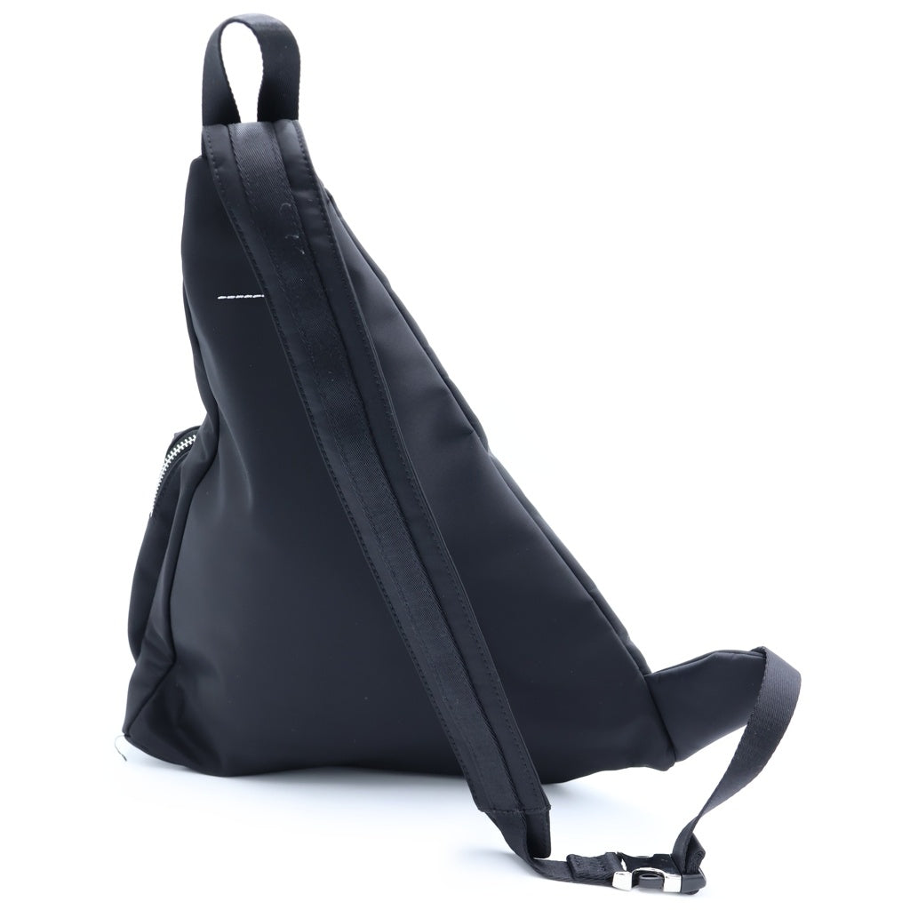 MM6 Maison Margiela(エムエムシックスメゾンマルジェラ) JAPANESE SLING BAG ジャパニーズ ニューメリック ナイロン スリングバッグ ショルダーバッグ ボディバッグ ブラック SB5WG0019