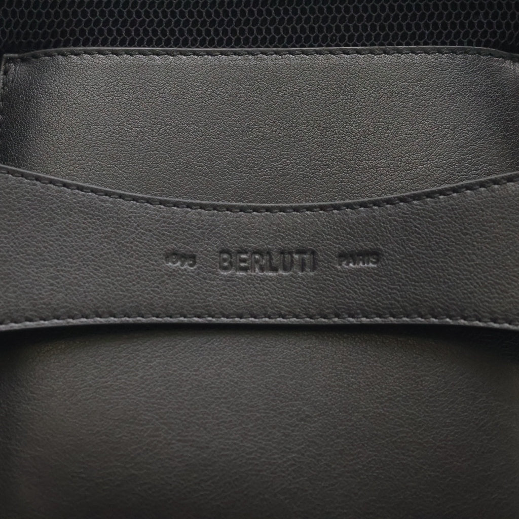 Berluti(ベルルッティ) ワーキングデイ スクリット カリグラフィ ヴェネチアレザー バックパック リュックサック ブラック