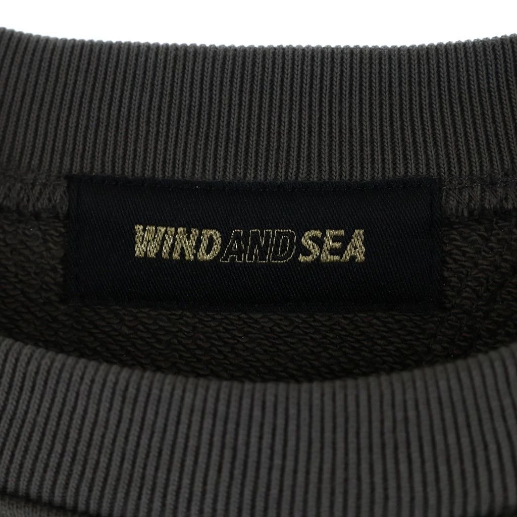 WIND AND SEA(ウィンダンシー) 23AW ロゴプリント クルーネック スウェット トレーナー チャコール WDS-O-SEA-23-Q2-CS-01