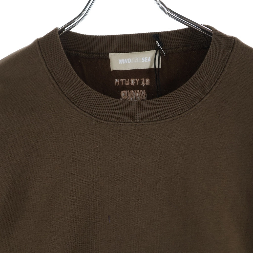 WIND AND SEA(ウィンダンシー) BRUSHED CREW NECK ロゴプリント クルーネックスウェットトレーナー ブラウン WDS-CS-324