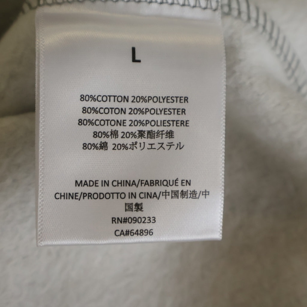 FEAR OF GOD ESSENTIALS(フィアオブゴッド エッセンシャルズ) フェルトロゴスウェットプルオーバーパーカー グレー