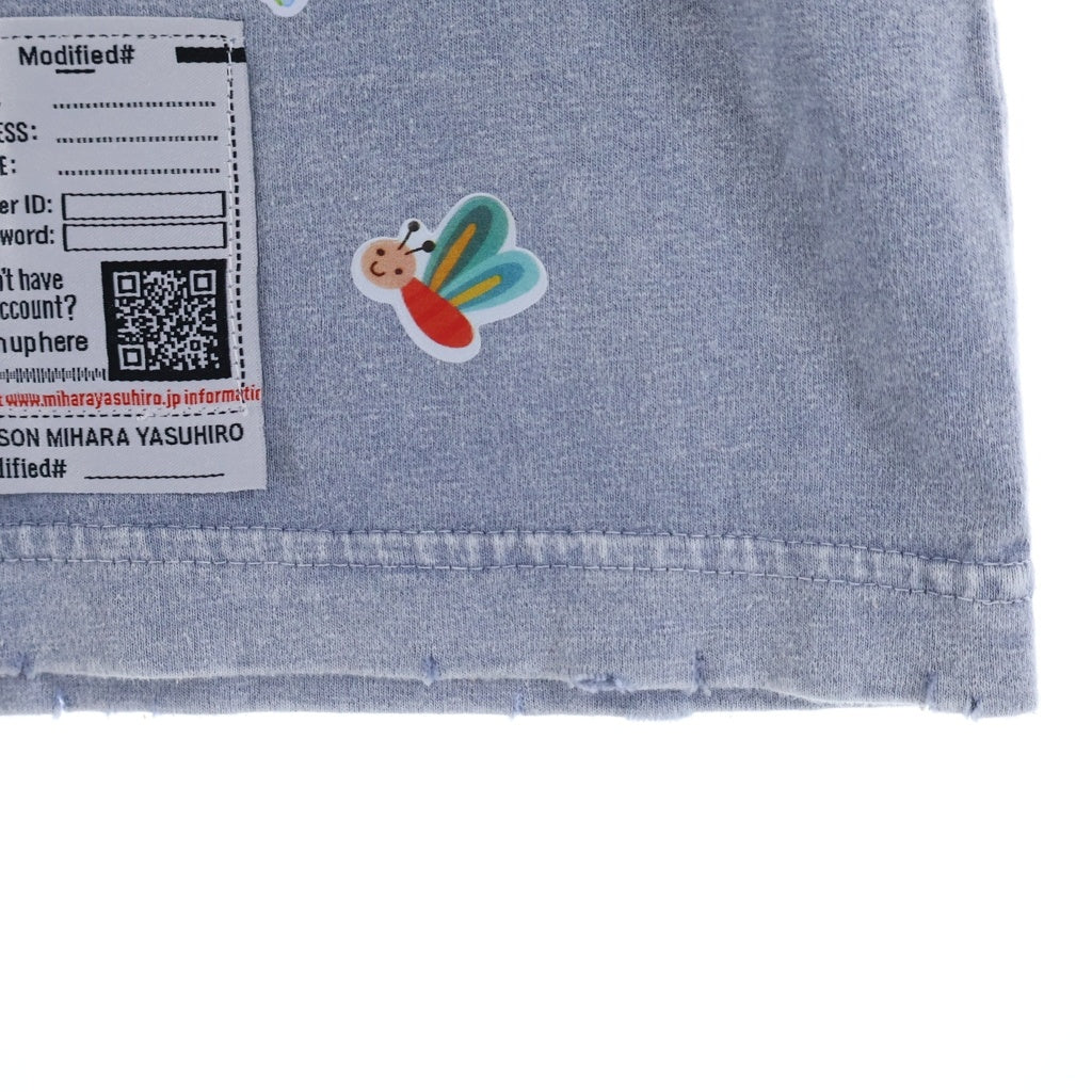 MAISON MIHARAYASUHIRO(メゾンミハラヤスヒロ) 26SS BLEACHED KIDS STICKER TEE ブリーチ ダメージ加工 キッズステッカー 半袖Tシャツ カットソー ブルー K16TS781