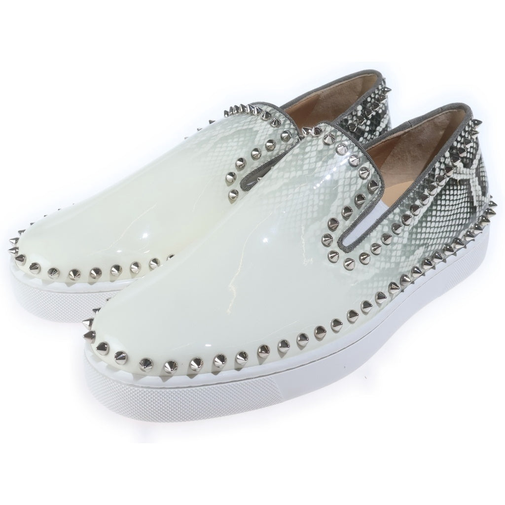 CHRISTIAN LOUBOUTIN(クリスチャンルブタン) Pik Boat ピックボート パイソンプリント スパイクスタッズ パテントレザー ローカットスニーカー スリッポン ホワイト