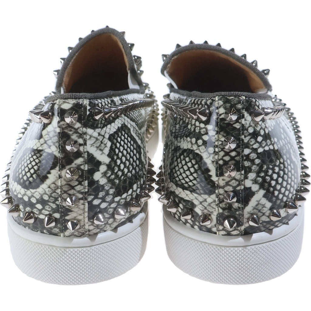 CHRISTIAN LOUBOUTIN(クリスチャンルブタン) Pik Boat ピックボート パイソンプリント スパイクスタッズ パテントレザー ローカットスニーカー スリッポン ホワイト