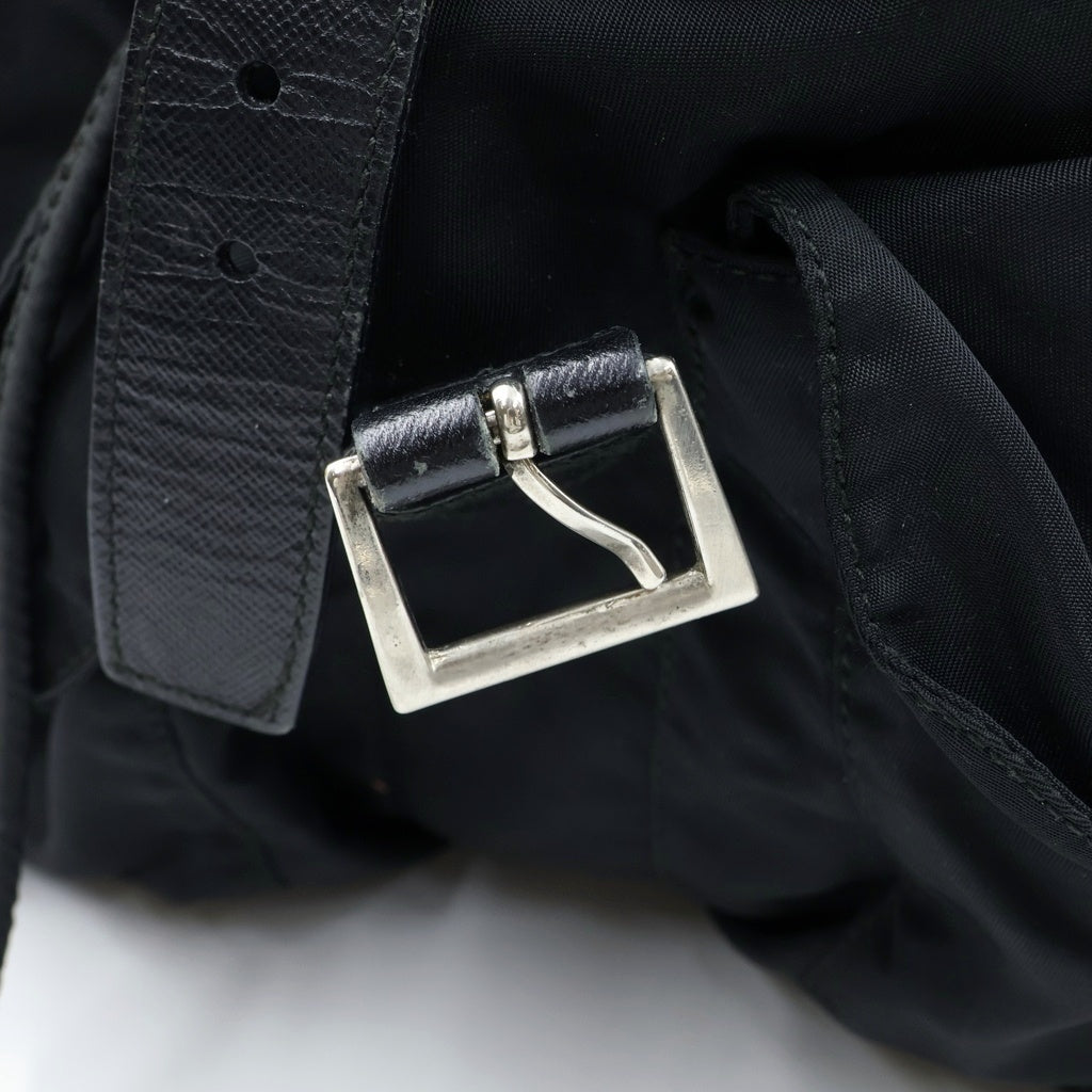 PRADA(プラダ) トライアングルロゴプレート ナイロン リュックサック バックパック ブラック