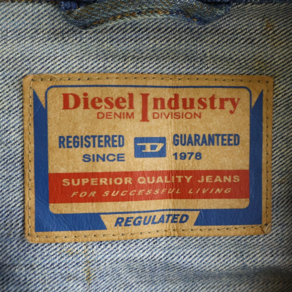 DIESEL(ディーゼル) D-BARCY-FSC ショルダーロゴプレート デニム トラッカージャケット インディゴ A10847