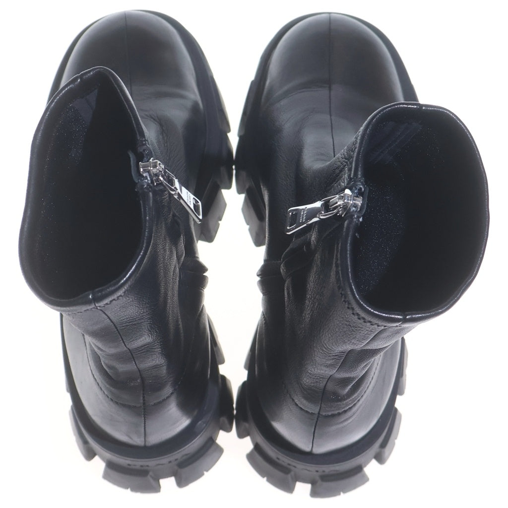 PRADA(プラダ) モノリス ストレッチ ナッパレザー ブーティー サイドジップ ハイカット レザー ブーツ ブラック 1U117O レディース