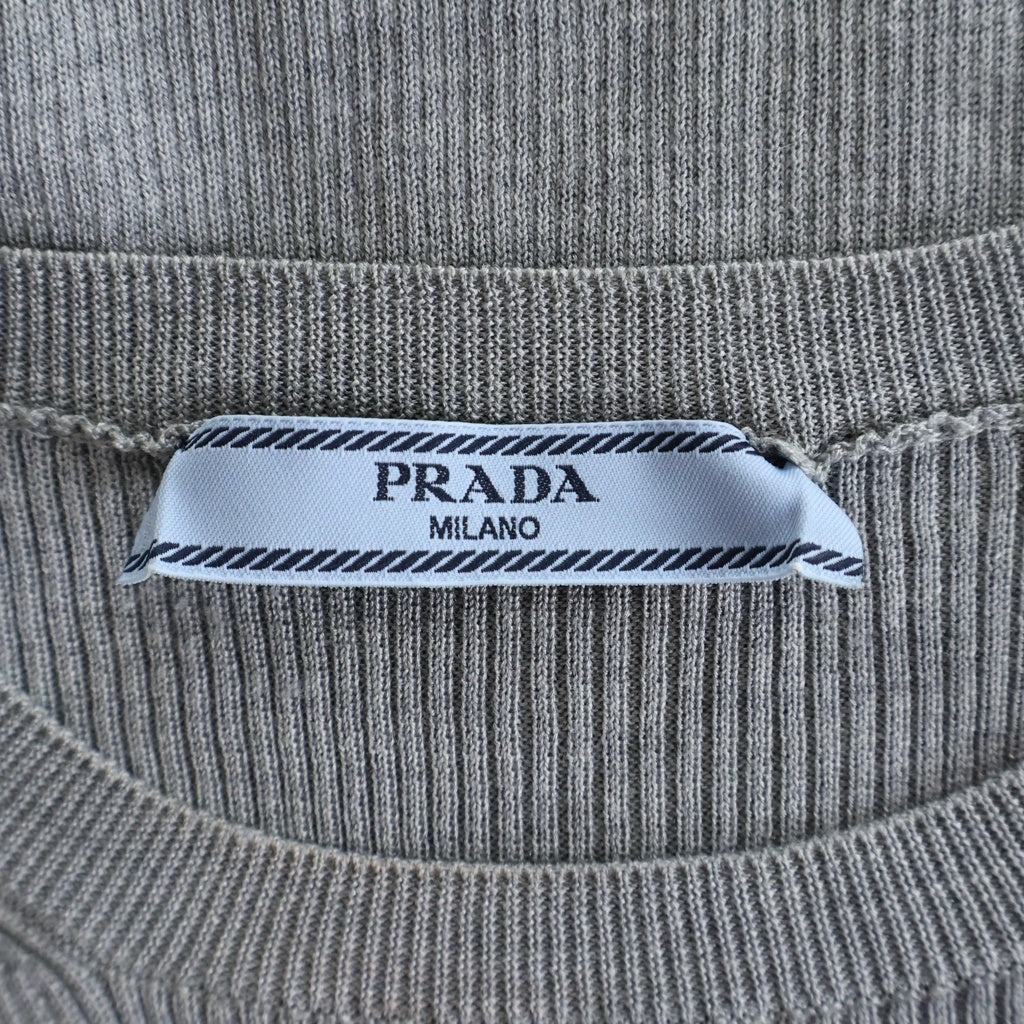 PRADA(プラダ) ロゴ入り シルク クルーネックセーター グレー レディース P24T1F