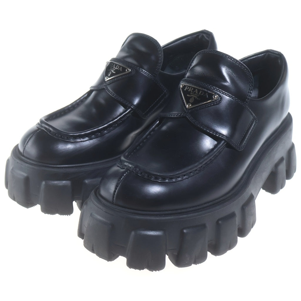 PRADA(プラダ) トライアングルプレートロゴデザイン モノリス ブラッシュドレザー ローファー ブラック 1D649M レディース