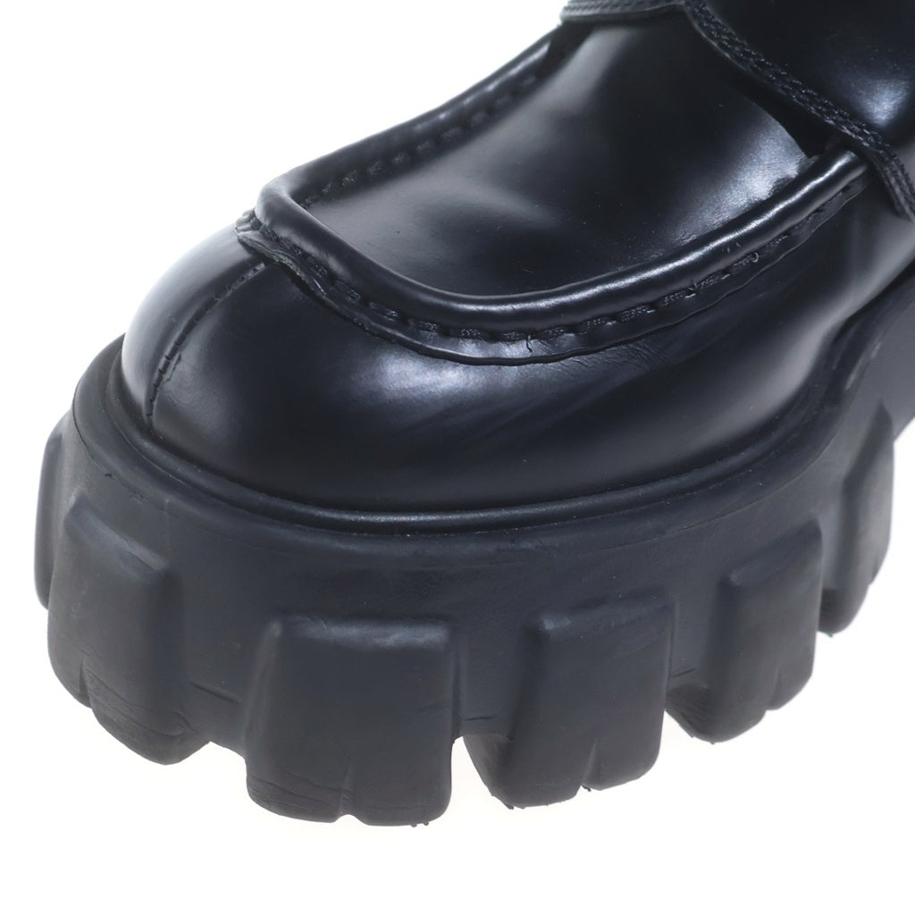 PRADA(プラダ) トライアングルプレートロゴデザイン モノリス ブラッシュドレザー ローファー ブラック 1D649M レディース
