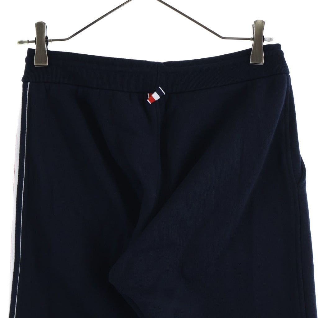 THOM BROWNE(トムブラウン) サイドライン トレーニング ジョガーパンツ スポーツトラウザーズ ネイビー レディース FJQ024A-03377415
