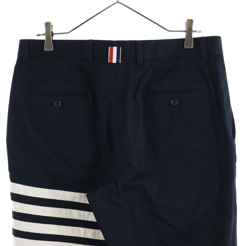 THOM BROWNE(トムブラウン) コットン ツイン 4BAR チノ トラウザー ネームタグ アップリケ MTU245A-03788415