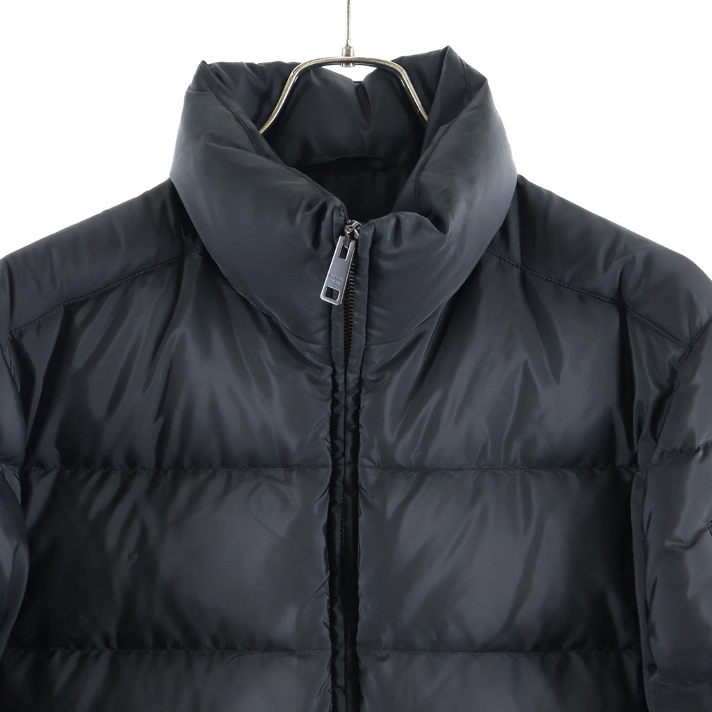 PRADA(プラダ) 24AW トライアングル ロゴプレート ジップアップ ナイロン ダウンジャケット ブラック SGY091