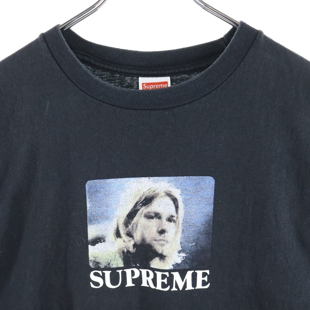 SUPREME(シュプリーム) 23SS Kurt Cobain S/S Tee フロントカートコバーンプリント クルーネック半袖カットソーTシャツ ブラック