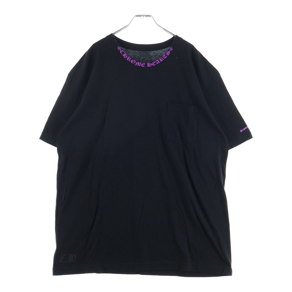 CHROME HEARTS(クロムハーツ) Neck Logo ネックロゴ クルーネック半袖Tシャツカットソー ブラック/ピンク