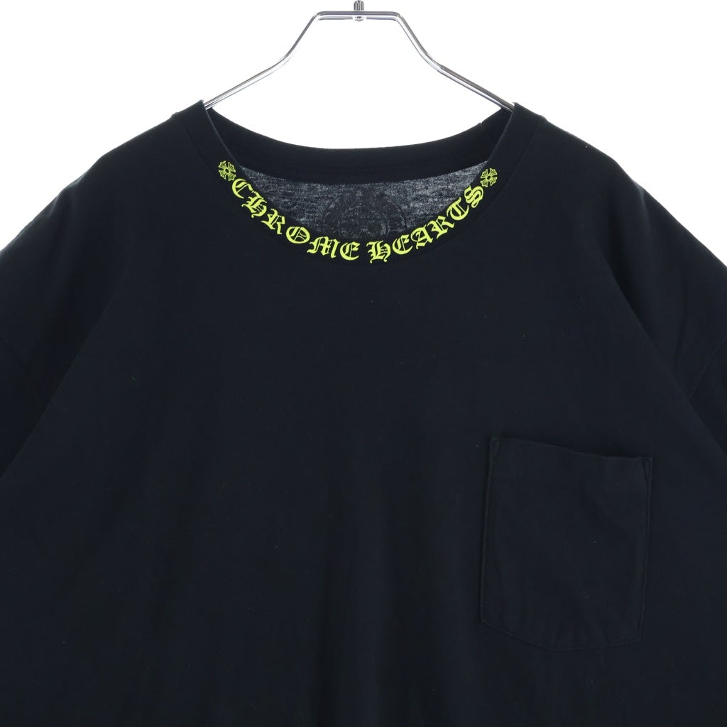 CHROME HEARTS(クロムハーツ) Neck Logo ネックロゴ クルーネック半袖Tシャツカットソー ブラック/イエロー