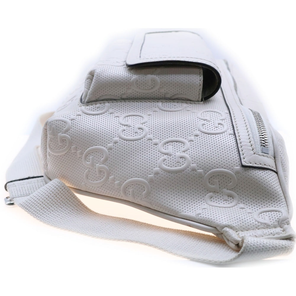 GUCCI(グッチ) GGエンボス ベルトバッグ アイボリー レザー ショルダーバッグ 645093