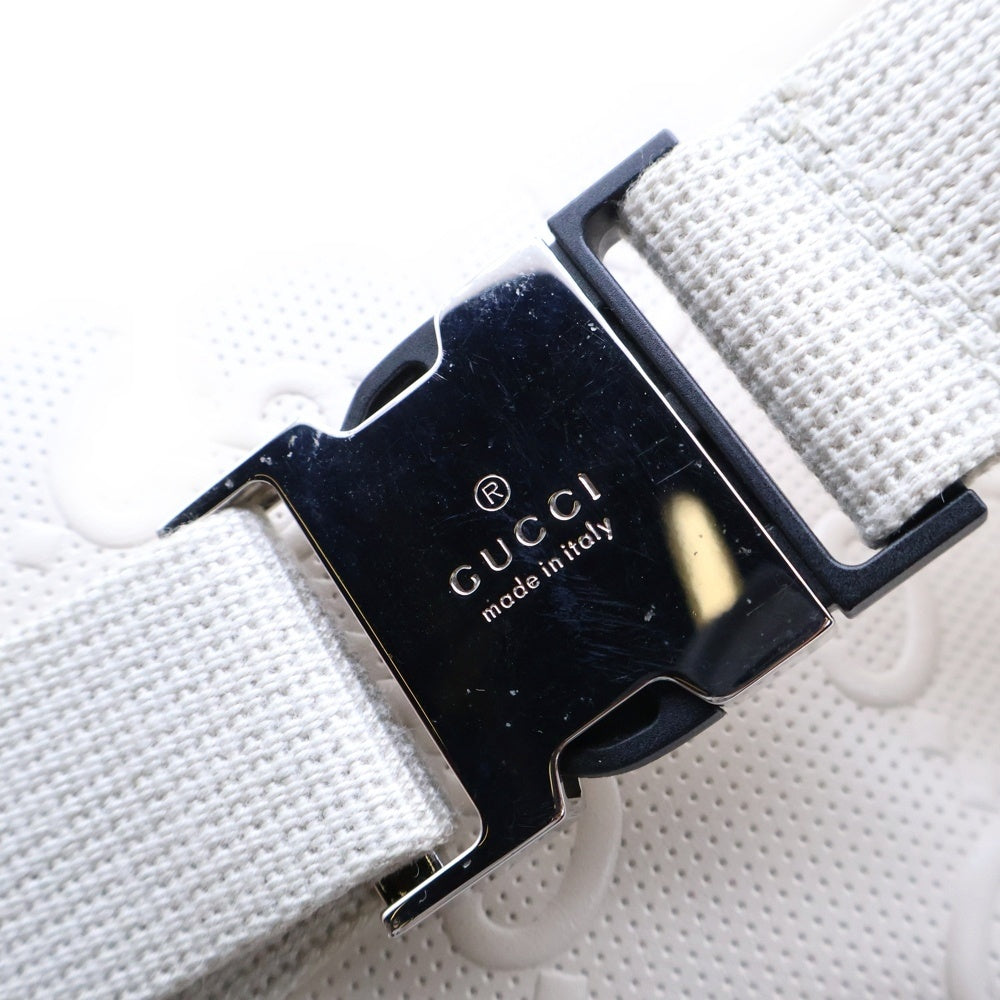 GUCCI(グッチ) GGエンボス ベルトバッグ アイボリー レザー ショルダーバッグ 645093