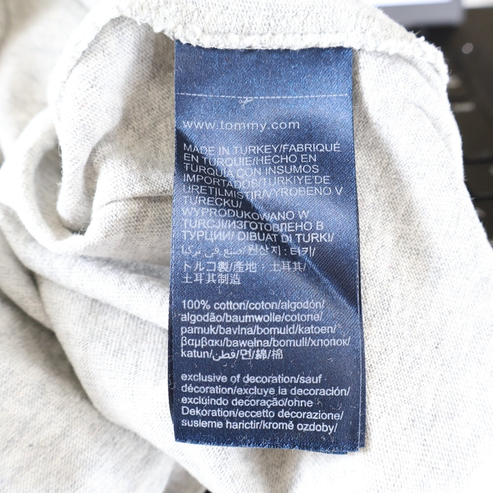 TOMMY JEANS(トミージーンズ) ロゴプリント クルーネック 半袖Tシャツ カットソー グレー
