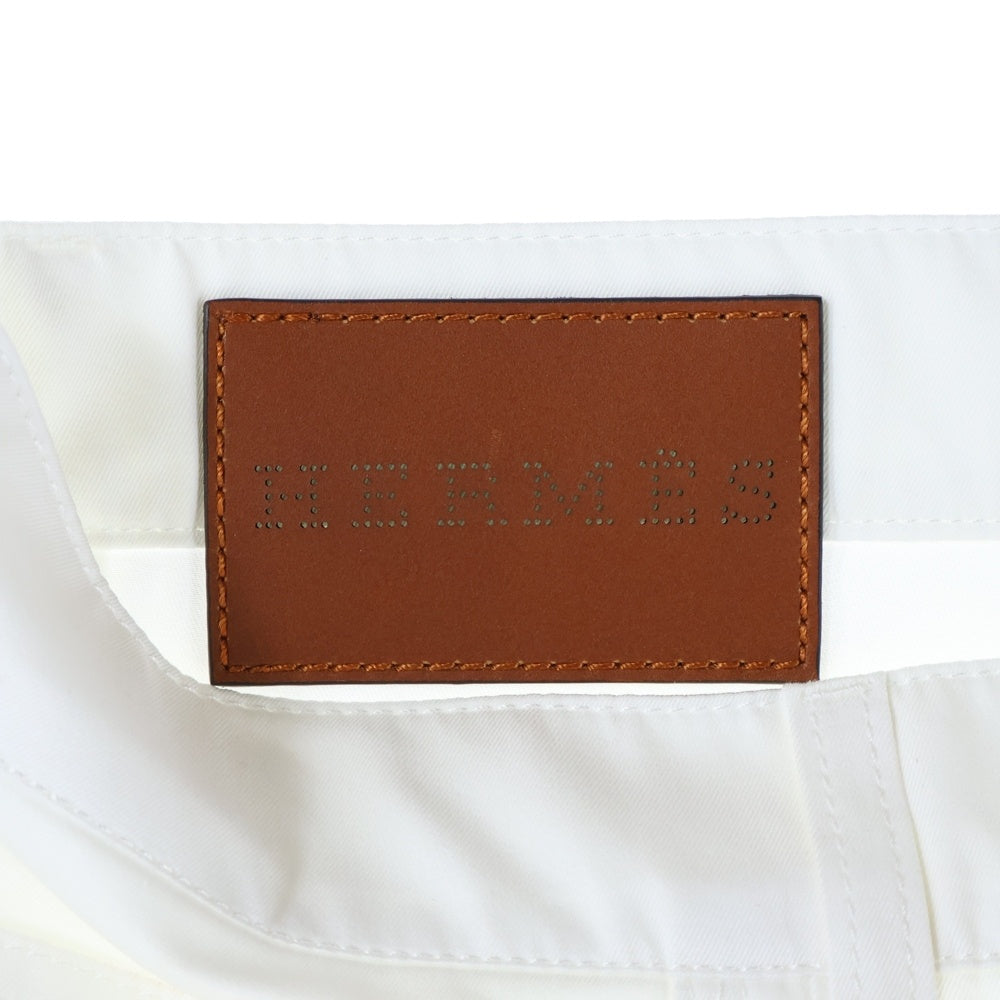 HERMES(エルメス) セリエ ボタンフライ レザーロゴパッチ コットン ストレッチ ストレート パンツ ホワイト