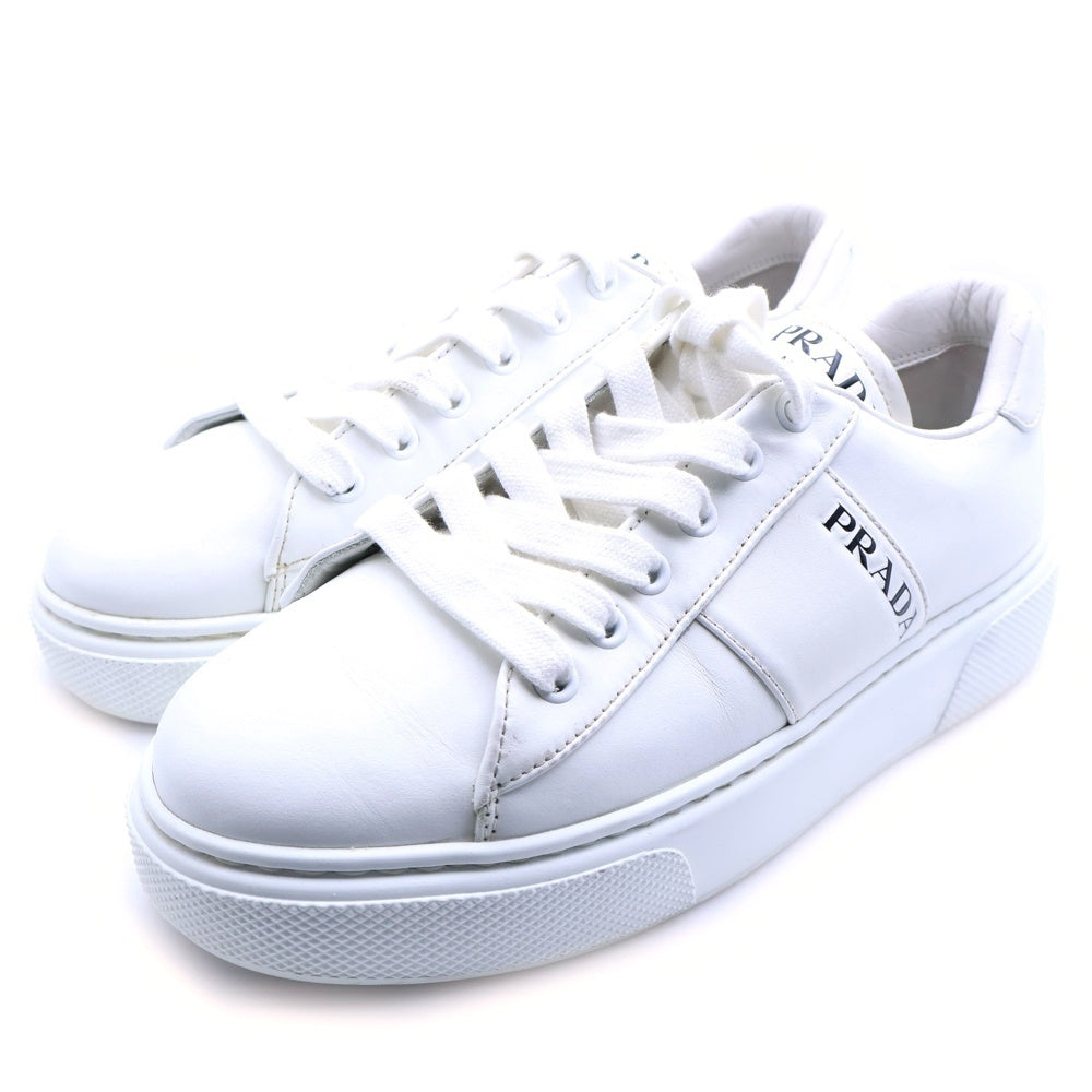 PRADA(プラダ) ロゴプリント レザー レースアップ ローカットシューズ スニーカー ホワイト レディース 1E223M