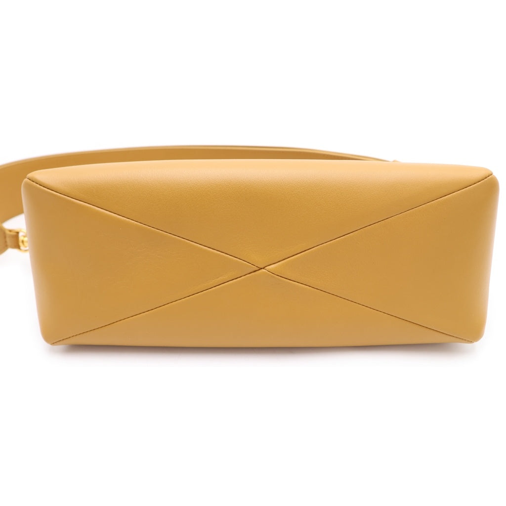 ami paris(アミパリス) カルーセル ショルダーバッグ ワンショルダー マスタードイエロー レザー ゴールド金具 レディース