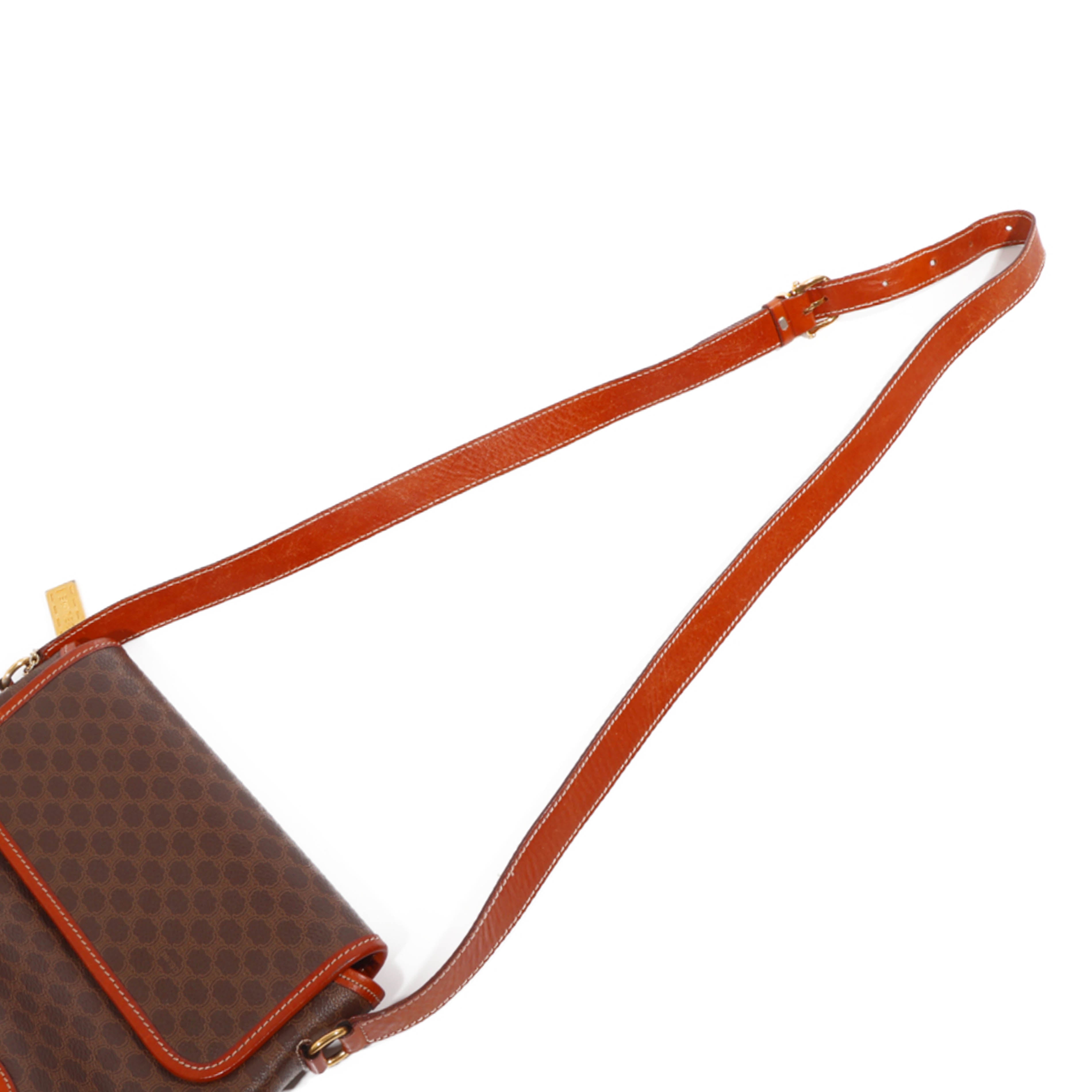 CELINE(セリーヌ) マカダム トリオンフ ショルダーバッグ ブラウン PVC 斜め掛け