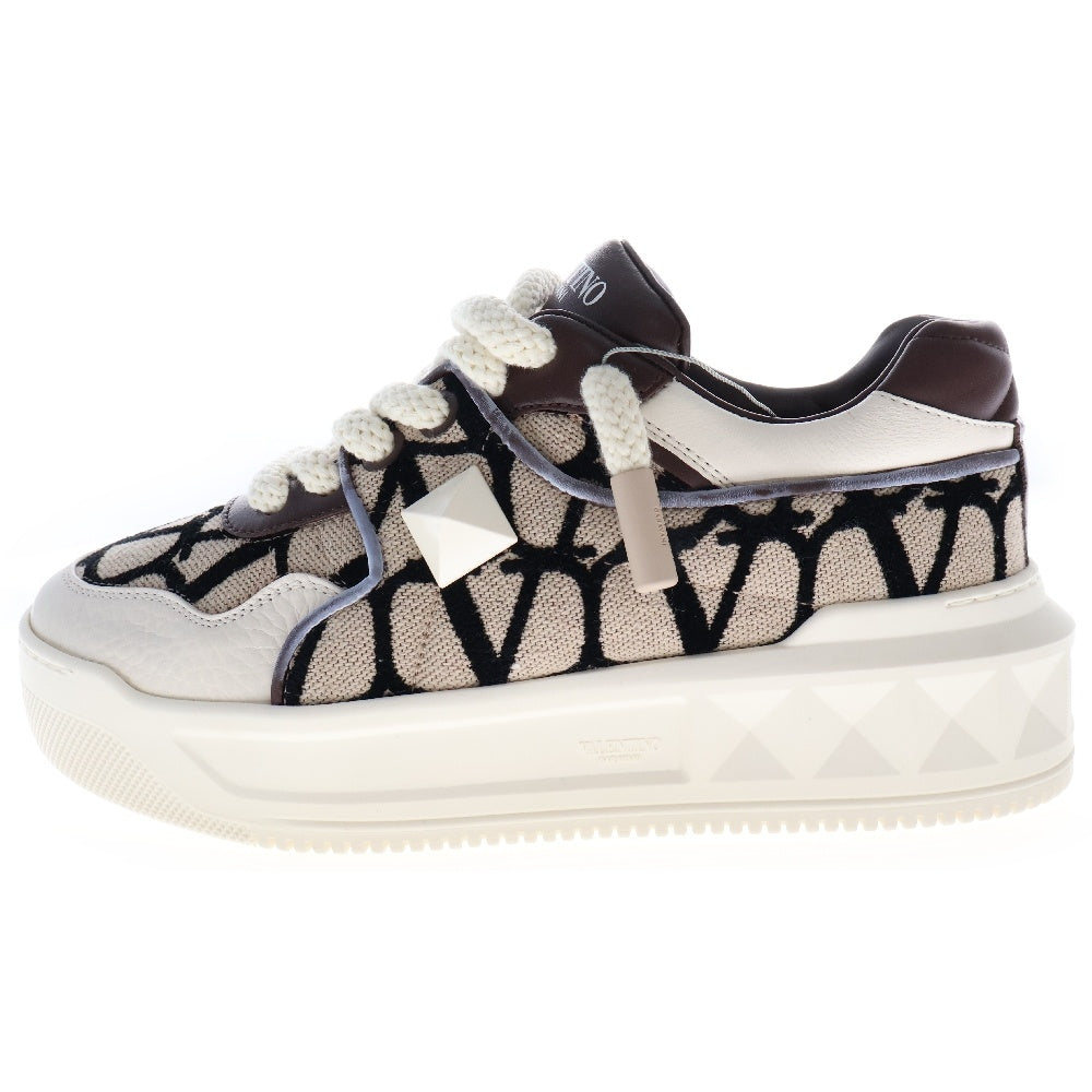 valentino garavan(ヴァレンティノガラヴァーニ) One Studs Leather x Fabric Sneakers ワンスタッズ レザー ファブリック ローカットスニーカー ホワイト×ベージュ S3G37Y2
