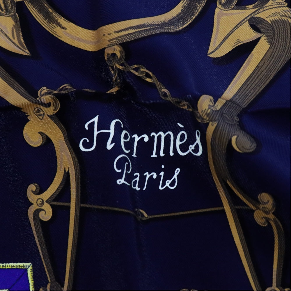 HERMES(エルメス) カレ90 Par Mefsire ANTOINE DE PLVVINEL 馬具 シルクスカーフ ネイビー