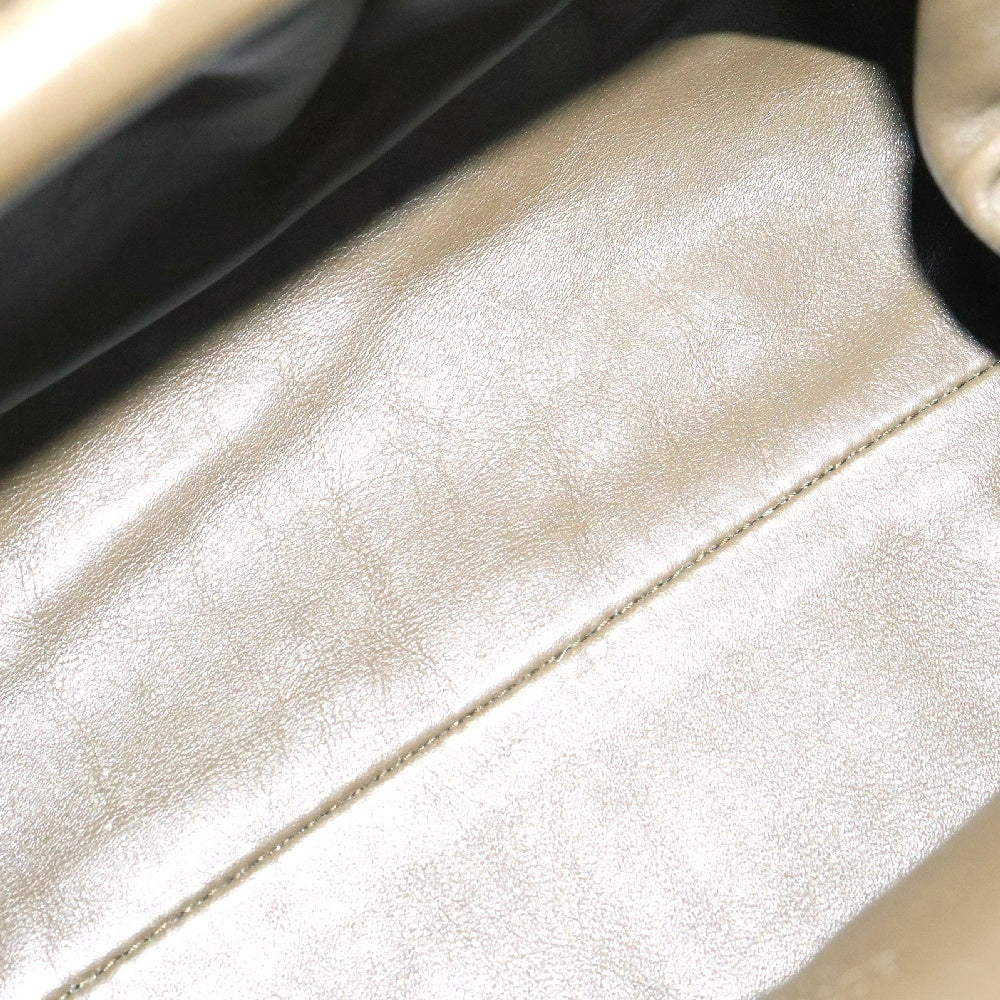 BOTTEGA VENETA(ボッテガヴェネタ) ミニ ザ ポーチ レザーショルダーバッグ カーキ