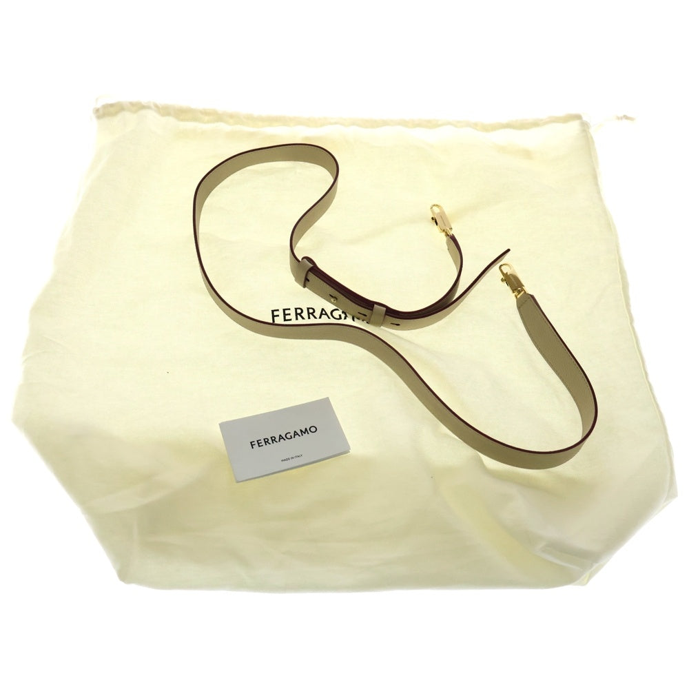 FERRAGAMO(フェラガモ) ハグ 2WAY ハンドバッグ ショルダーバッグ ベージュ ゴールド金具 レザー