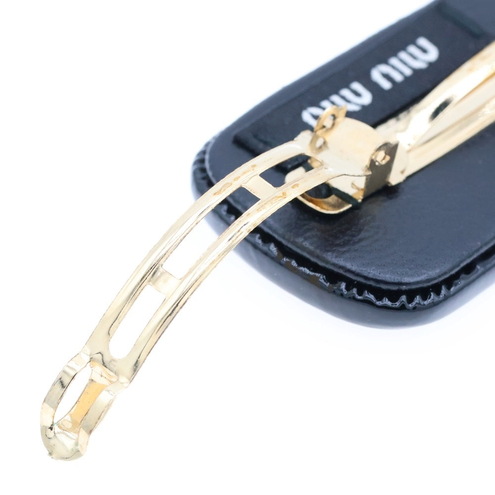 miumiu(ミュウミュウ) ロゴ バレッタ ブラック ゴールド金具 パテントレザー ヘアアクセサリー 5IF092 レディース
