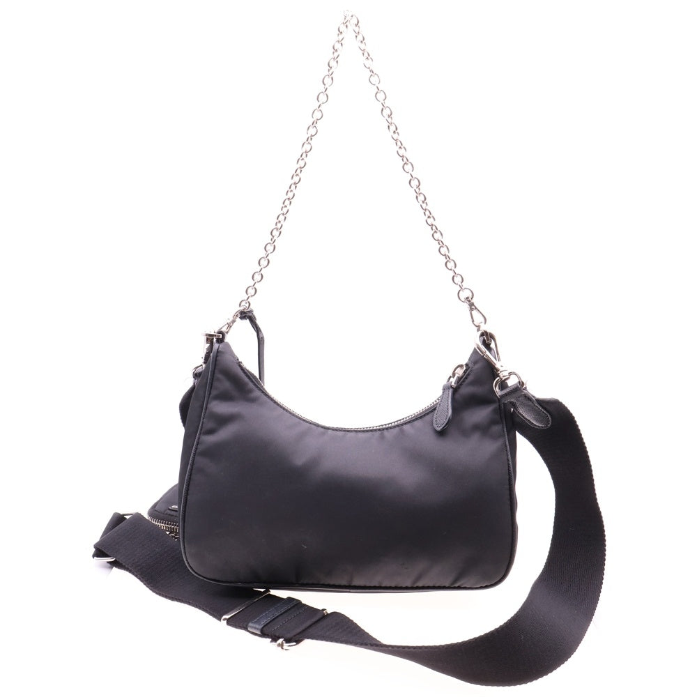 PRADA(プラダ) Re-Nylon 2005 トライアングルロゴ プレート ナイロンショルダーバッグ ブラック 1BH204 三角ロゴ