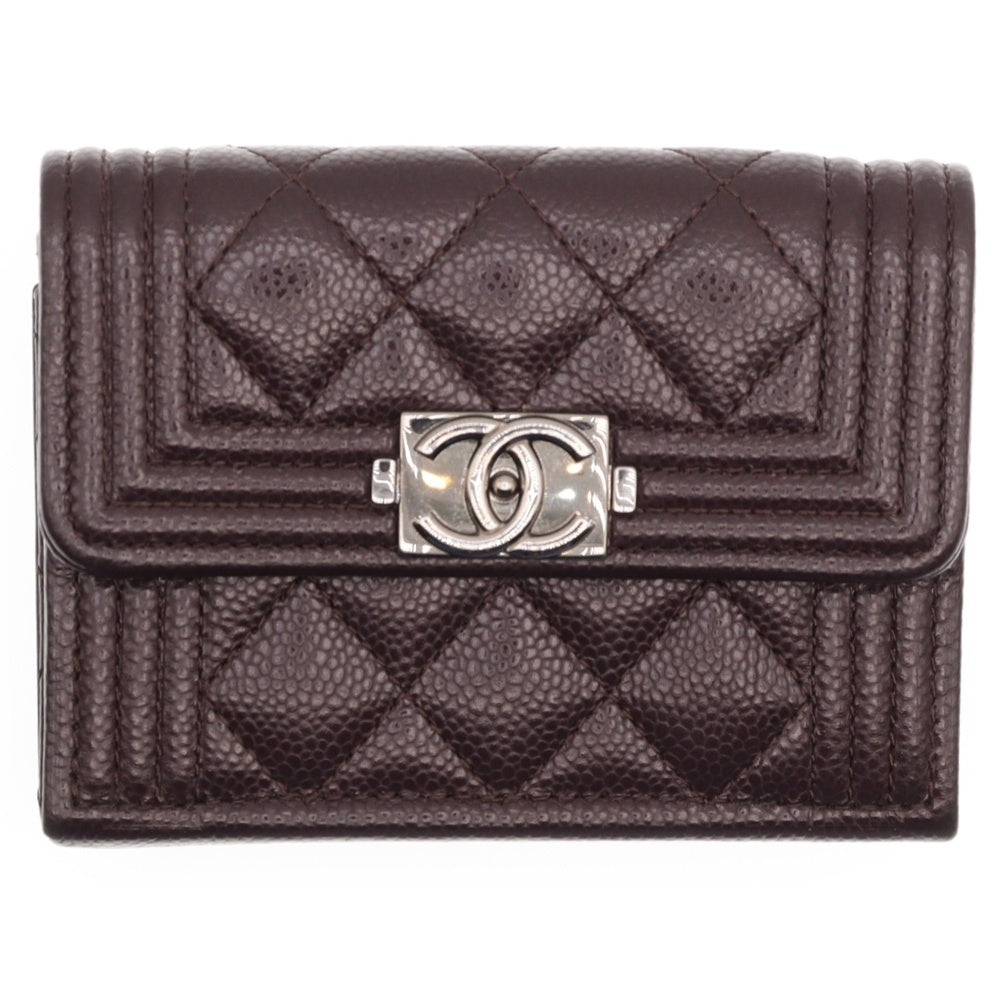 CHANEL(シャネル) ボーイシャネル キャビアスキン レザー コンパクトウォレット 三つ折り財布 シルバー金具 ブラウン A84432